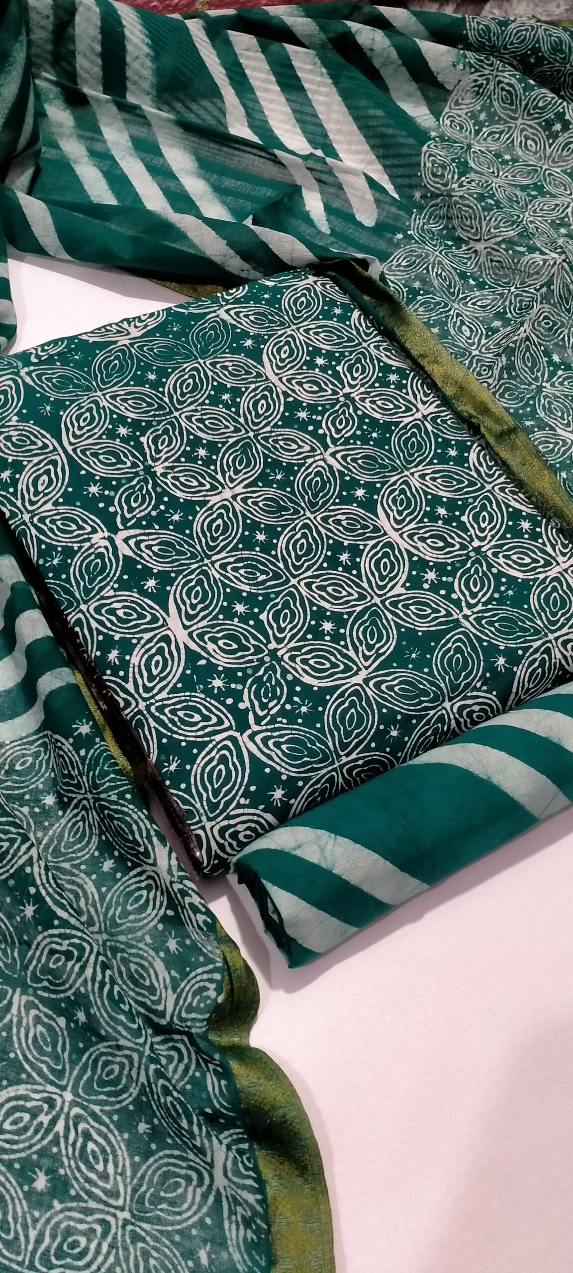BATIK PRINTRED SUITE